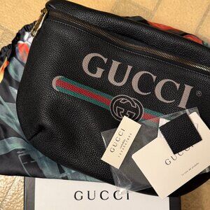 GUCCI Grained Calfskin Large Logo Belt Bum Bag Hibiscus Black